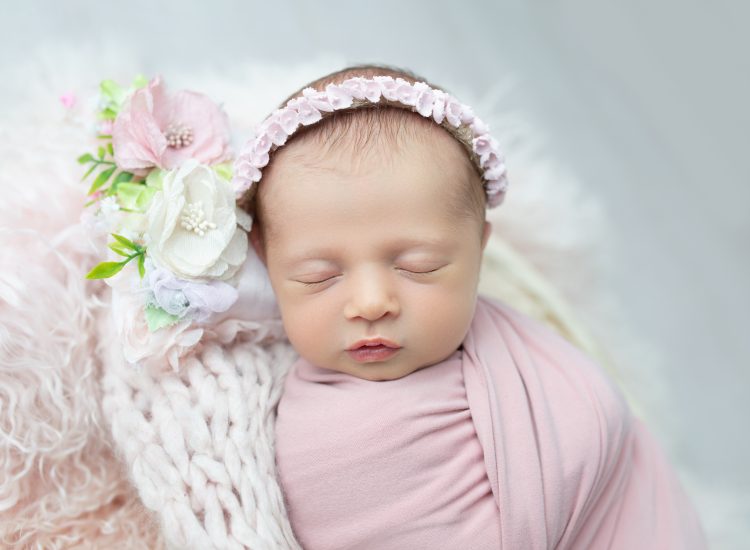 newborn photoshoot girl