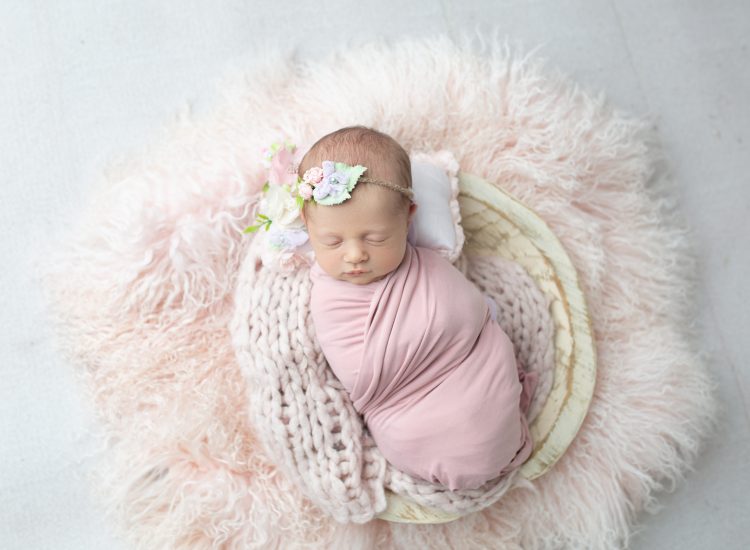 newborn photoshoot girl