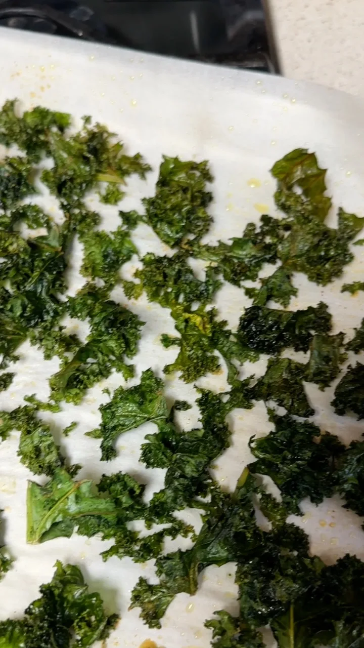 Easy Crispy Kale Chips