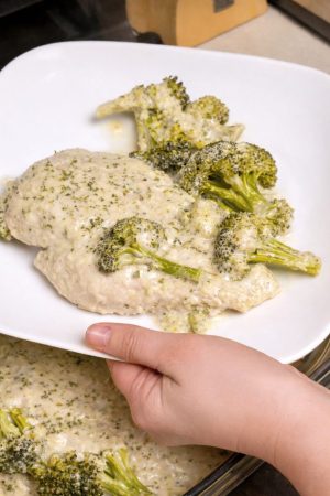 Creamy Caesar chicken with broccoli