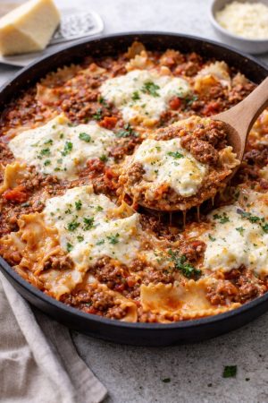 Skillet lasagna with melted cheese